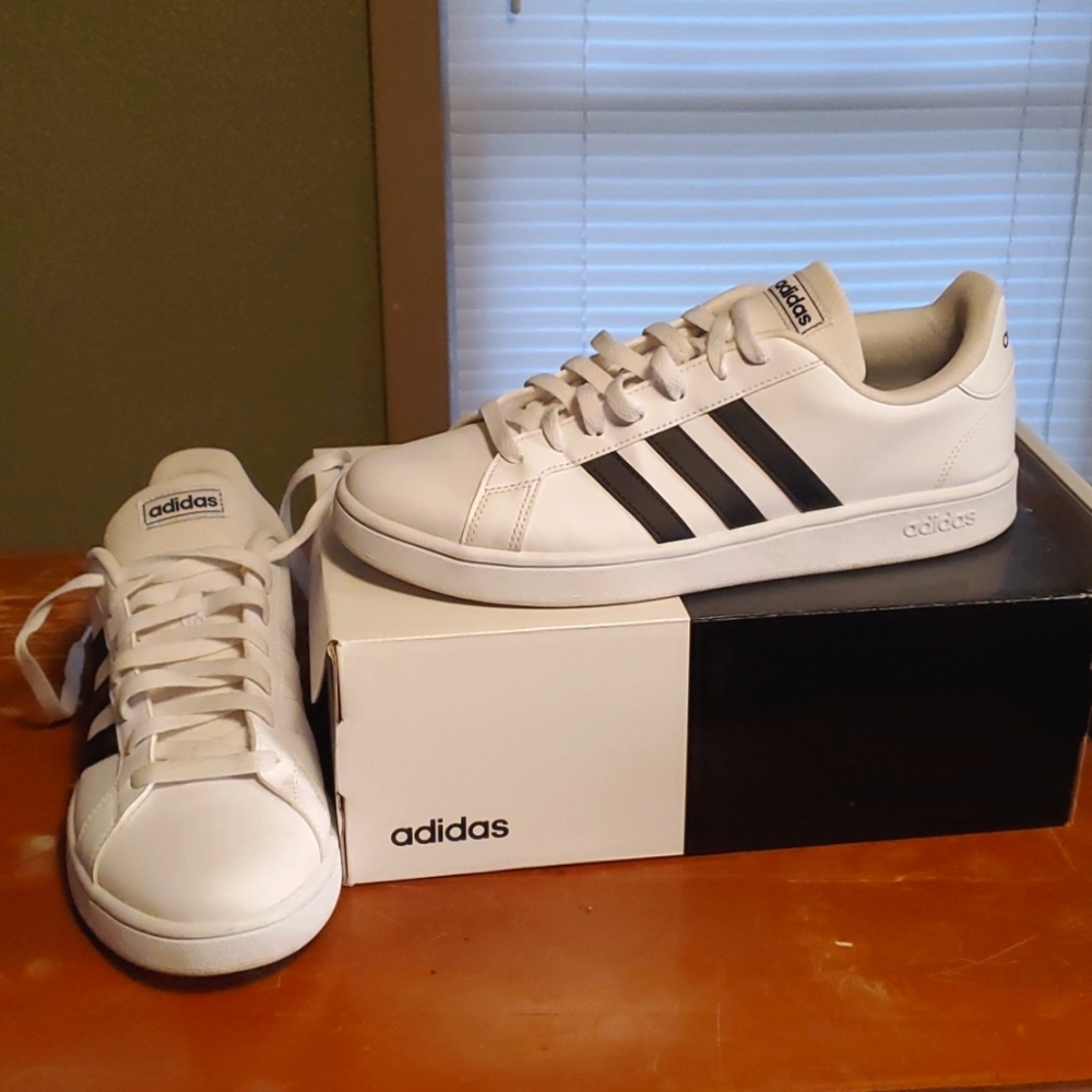 Adidas Grand Court Bases shoes 10.5
